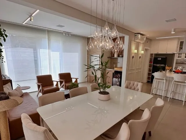 Imagem 14: Casa de Luxo com 3 Suítes e 4 Vagas na América, Joinville-SC: Oportunidade de