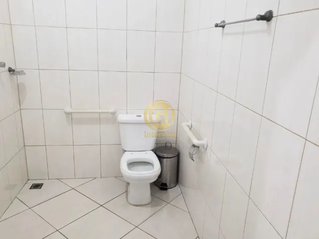 Imagem 4: Galpão 600m² ? Escritórios e Vão Livre ? 15 Vagas de Garagem