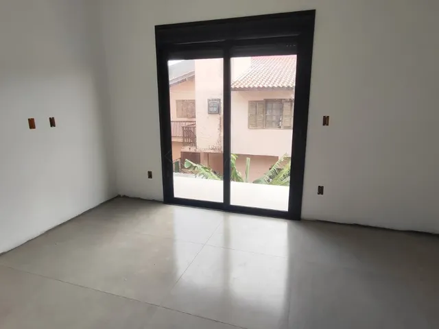Imagem 10: Imperdível oportunidade! Sobrado à venda no centro de Garopaba-SC, Poucos metros do mar