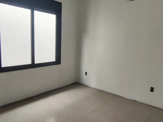 Imagem 3: Imperdível oportunidade! Sobrado à venda no centro de Garopaba-SC, Poucos metros do mar