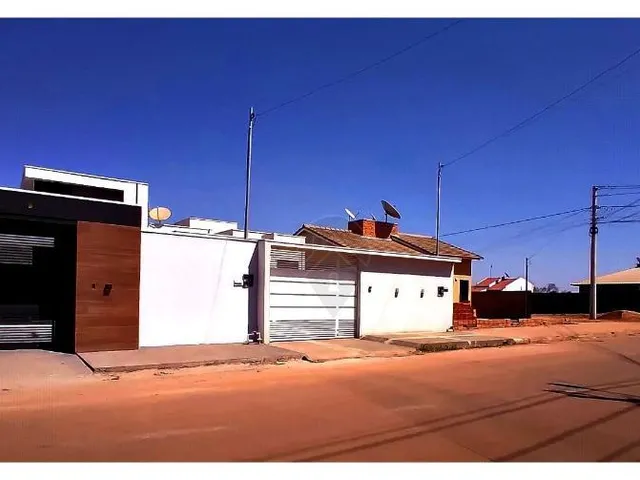 Imagem: A casa possui 2 Dormitórios, 1 Suíte, 1 Banheiro, 2 Vagas
