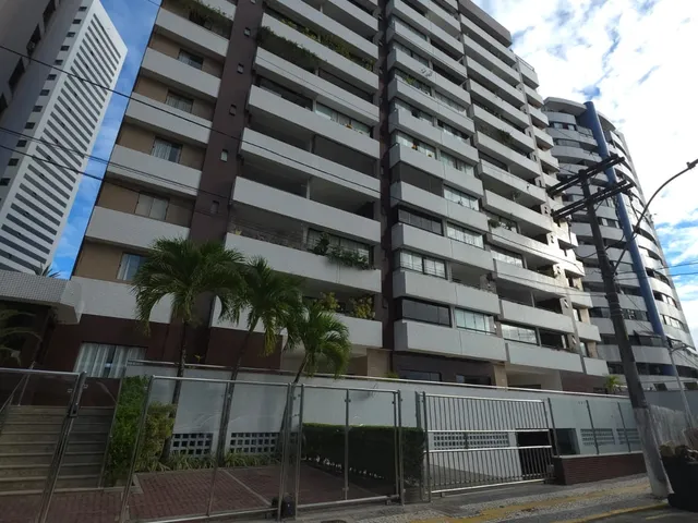 Imagem: O apartamento possui 2 Dormitórios, 1 Suíte, 2 Banheiros