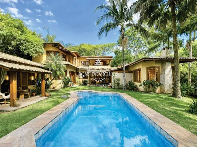 Imagem: Casa de Luxo com 4 Quartos e 4 Suítes no