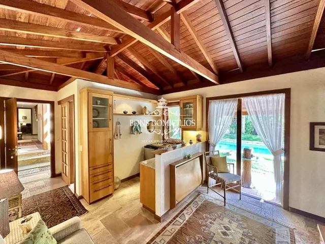 Imagem 5: Casa de Luxo com 4 Quartos e 4 Suítes no Condomínio Parque Rincão em Cotia-SP - 470,52