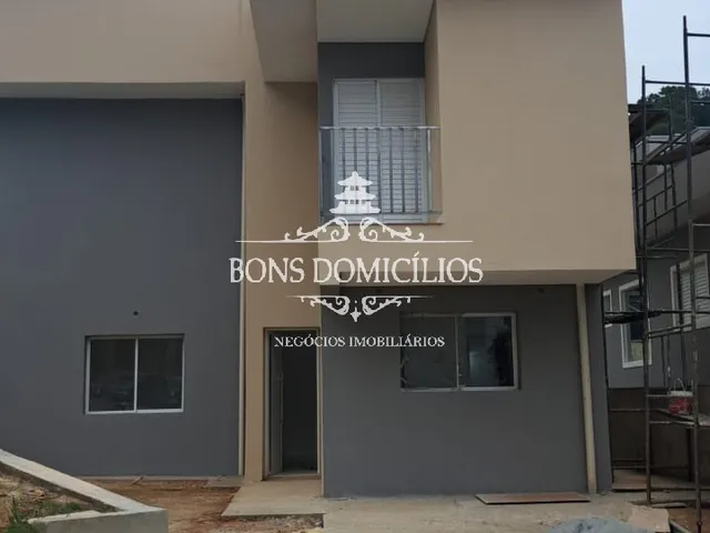 Imagem: A casa em condomínio possui 2 Dormitórios, 1 Suíte, 3