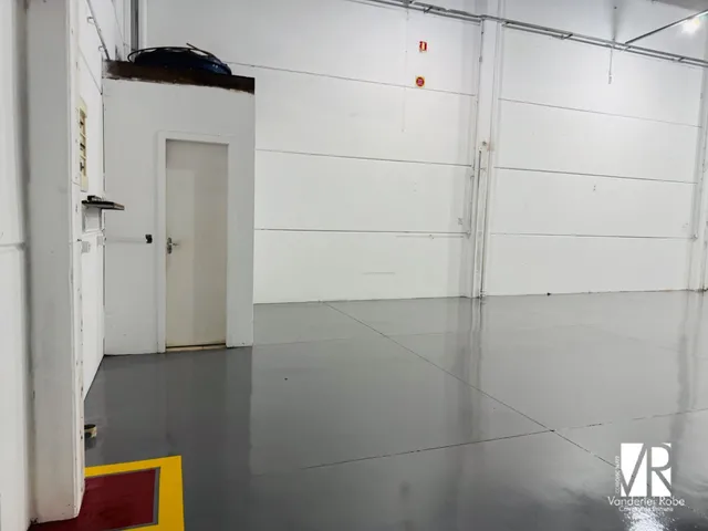 Imagem 3: Galpão Comercial de 158m² para Locação em Camboriú-SC, Bairro Tabuleiro