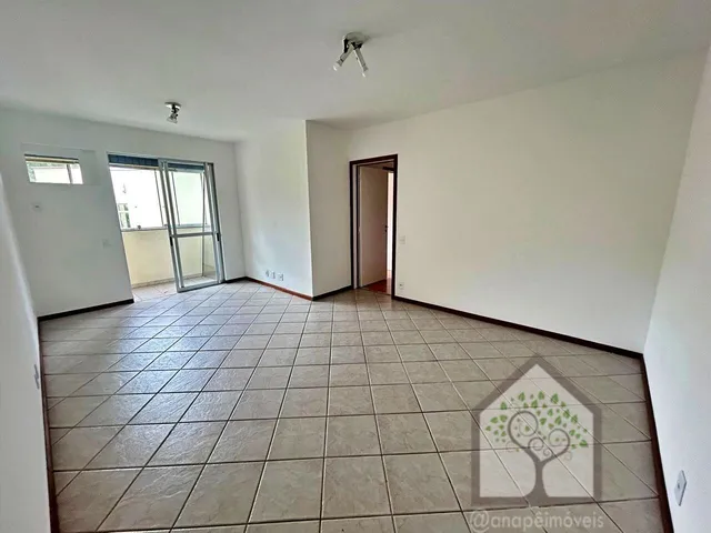 Imagem: O apartamento possui 3 Dormitórios, 1 Suíte, 2 Banheiros