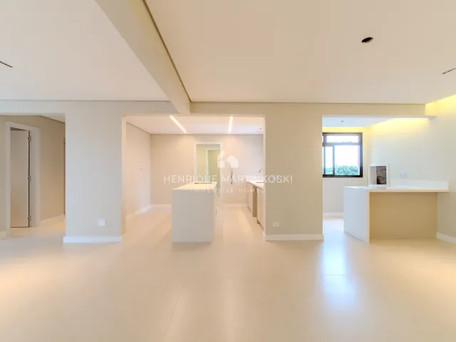 Imagem: Apartamento reformado com 161,07m² privativos