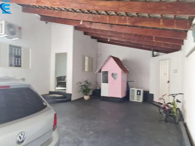 Imagem: Casa de 180 m² com 3 quartos (1 suíte)