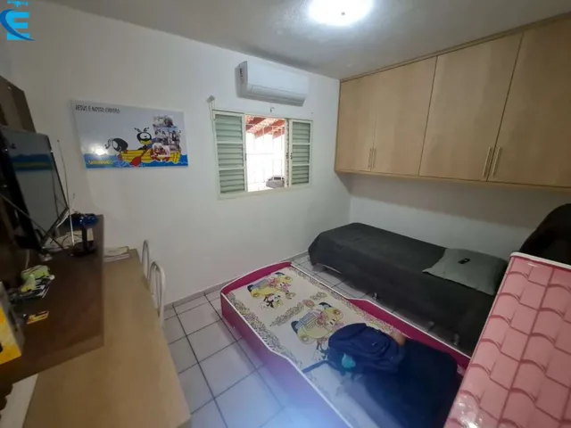 Imagem 10: Casa de 180 m² com 3 quartos (1 suíte), piscina, área gourmet e 4 vagas