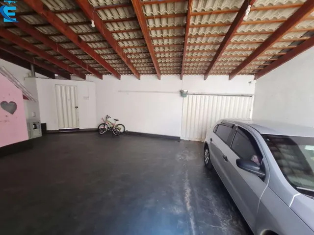 Imagem 3: Casa de 180 m² com 3 quartos (1 suíte), piscina, área gourmet e 4 vagas