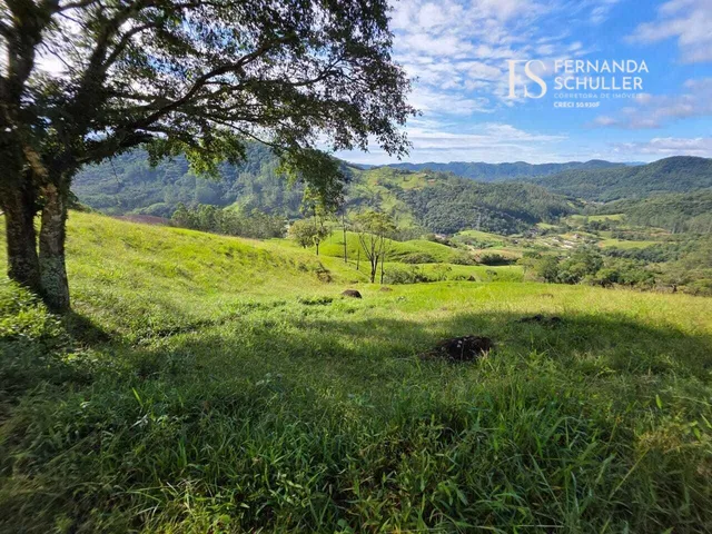 Imagem: O terreno possui 94.000m² de Área e está localizado em