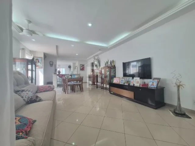 Imagem 14: Espaçosa casa à venda em Piratininga/Cafubá Niterói-RJ: 3 quartos, 3 suítes, 3