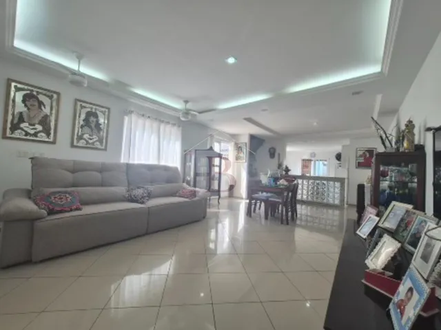 Imagem 4: Espaçosa casa à venda em Piratininga/Cafubá Niterói-RJ: 3 quartos, 3 suítes, 3