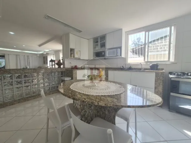 Imagem 11: Espaçosa casa à venda em Piratininga/Cafubá Niterói-RJ: 3 quartos, 3 suítes, 3