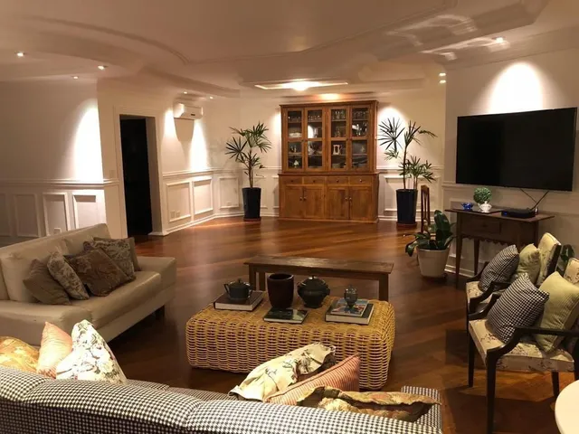 Imagem 6: Apartamento Alto Padrão de 312 m² com 4 Suítes e Hall Privativo no Edifício Torre