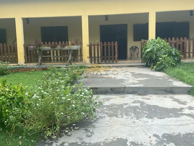 Imagem: A fazenda possui 3 Dormitórios, 2 Suítes, 3 Banheiros, 3 Vagas