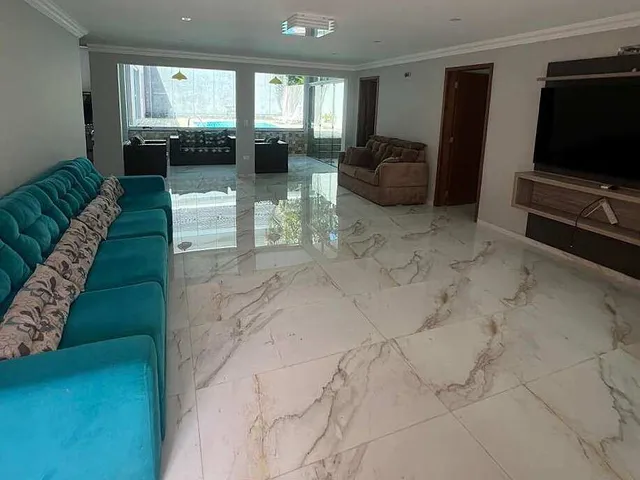 Imagem 11: Casa de Alto Padrão com 6 Suítes e Piscina em Guaratuba