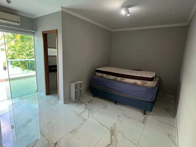 Imagem 6: Casa de Alto Padrão com 6 Suítes e Piscina em Guaratuba