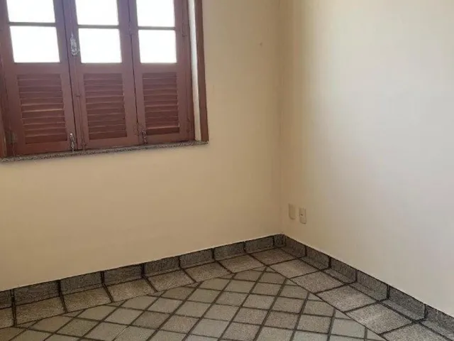 Imagem 15: Ponto Comercial à Venda na Av. José Malcher – Casa de Esquina com 2 Andares e 113 m²