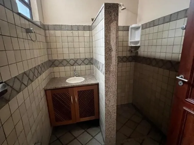 Imagem 10: Ponto Comercial à Venda na Av. José Malcher – Casa de Esquina com 2 Andares e 113 m²