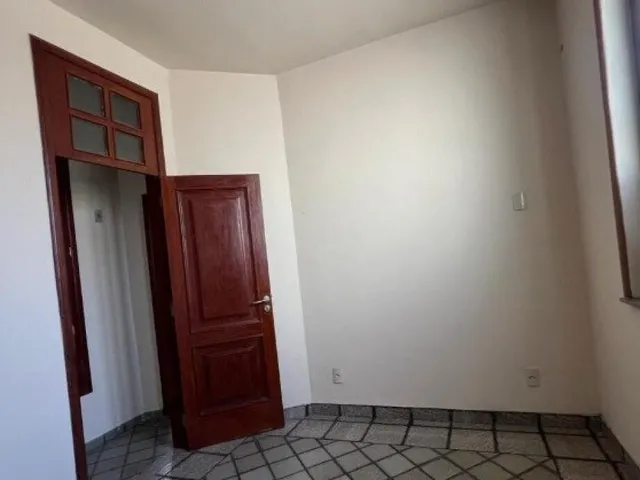 Imagem 8: Ponto Comercial à Venda na Av. José Malcher – Casa de Esquina com 2 Andares e 113 m²