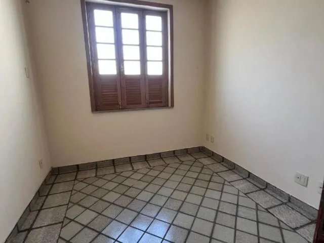 Imagem 13: Ponto Comercial à Venda na Av. José Malcher – Casa de Esquina com 2 Andares e 113 m²