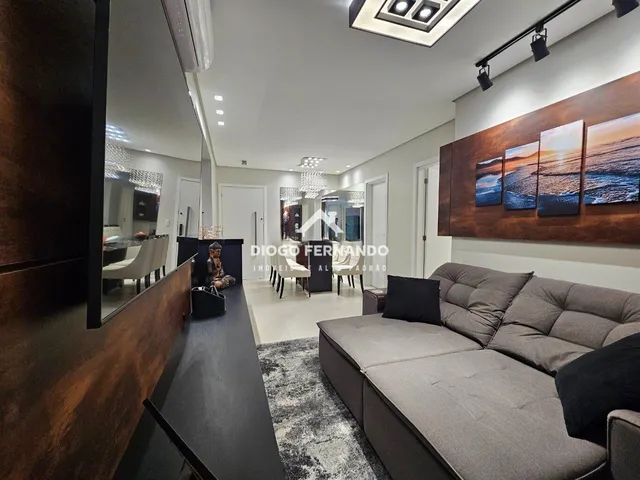 Imagem: O apartamento possui 2 Dormitórios, 1 Suíte, 2 Banheiros