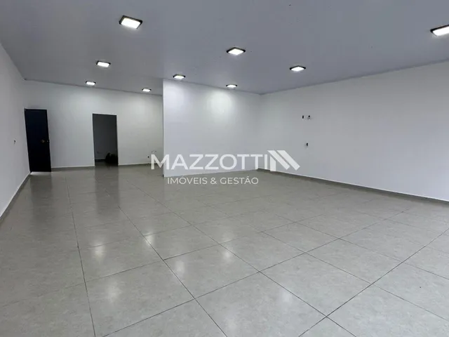 Imagem 2: SALA COMERCIAL COM CASA - AVENIDA BRASIL, PROX AO CAESP, MEDIANEIRA - PR
