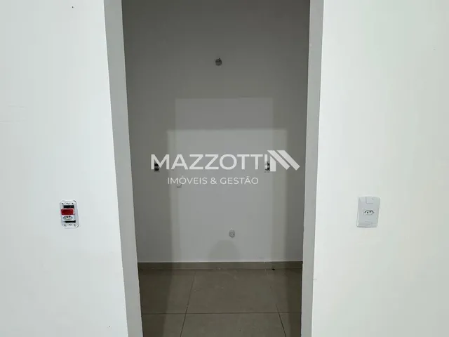 Imagem 6: SALA COMERCIAL COM CASA - AVENIDA BRASIL, PROX AO CAESP, MEDIANEIRA - PR