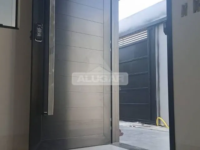 Imagem 3: Casa de Esquina - 3Q Sendo 2Suítes com Piscina- 1503 Sul