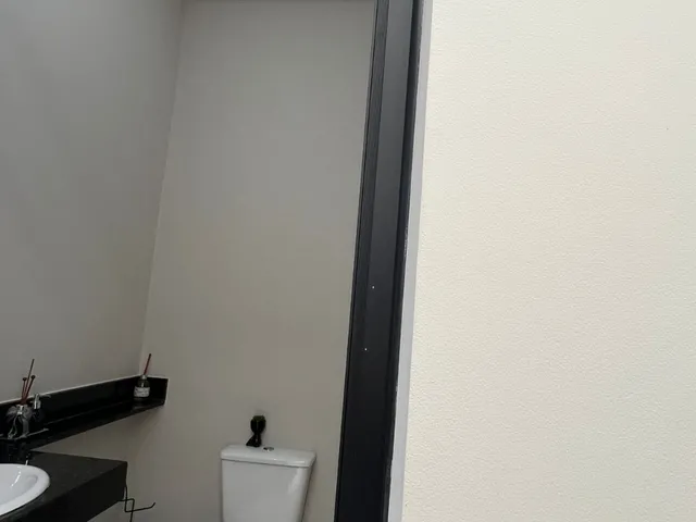 Imagem 4: Casa em Condomínio de Luxo à Venda em Hortolândia-SP - 3 Quartos, 3 Suítes, 2 Salas