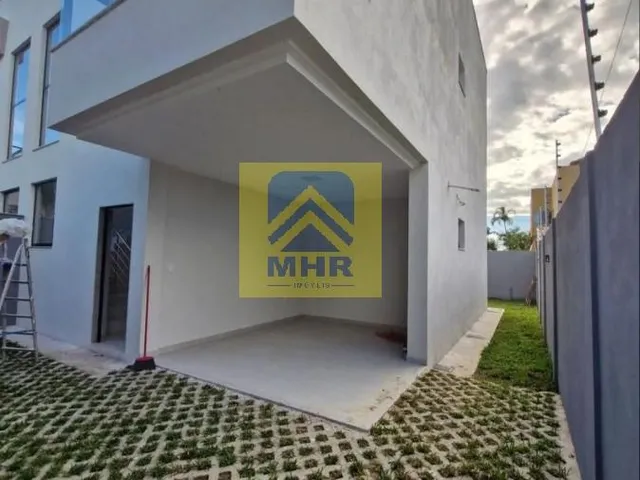 Imagem: A casa possui 3 Dormitórios, 1 Suíte, 3 Banheiros, 3