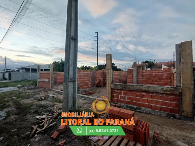 Imagem: A casa possui 2 Dormitórios, 1 Suíte, 1 Banheiro, 1 Vaga na