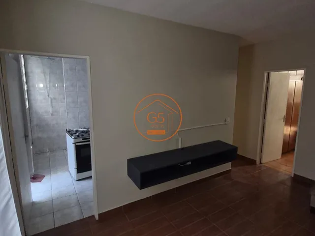 Imagem: O apartamento possui 2 Dormitórios, 1 Banheiro, 1 Vaga na