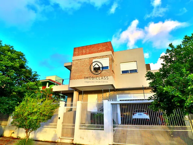 Imagem: Casa Alto Padrão em Frente a Lago no Verdes