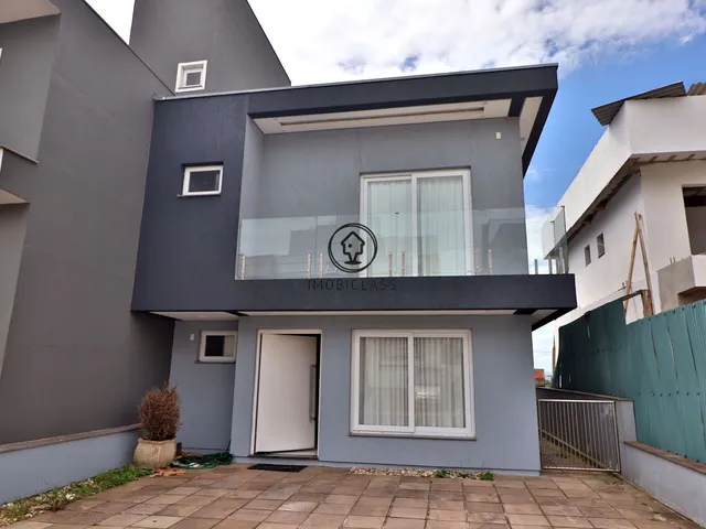 Imagem: A casa em condomínio possui 3 Dormitórios, 1 Suíte, 3 Banheiros