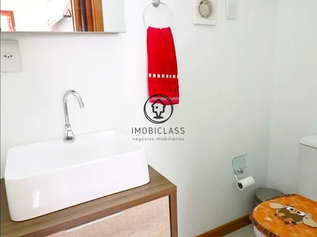 Imagem 4: Casa à venda com piscina em Porto Alegre/RS