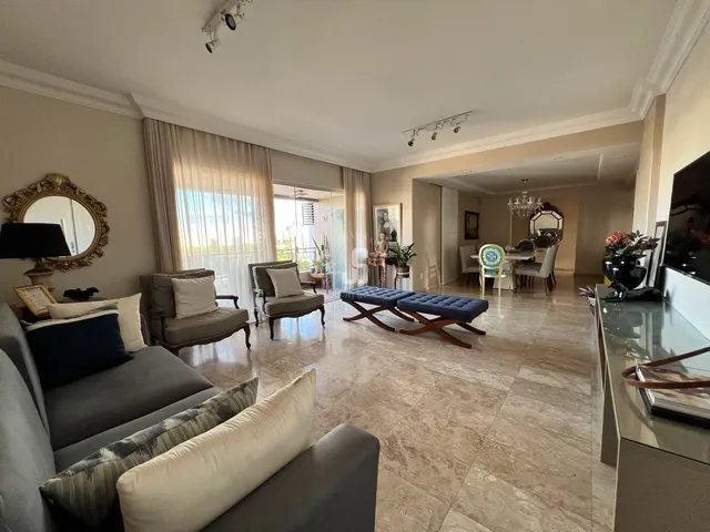 Imagem: O apartamento possui 3 Dormitórios, 3 Suítes, 5 Banheiros