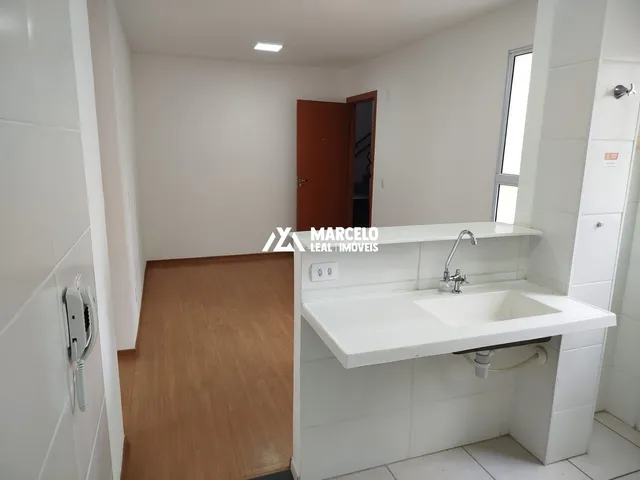 Imagem 3: Alugo Apto de 2/4 com cozinha, sala e banheiro, 1º andar na região central de Vi