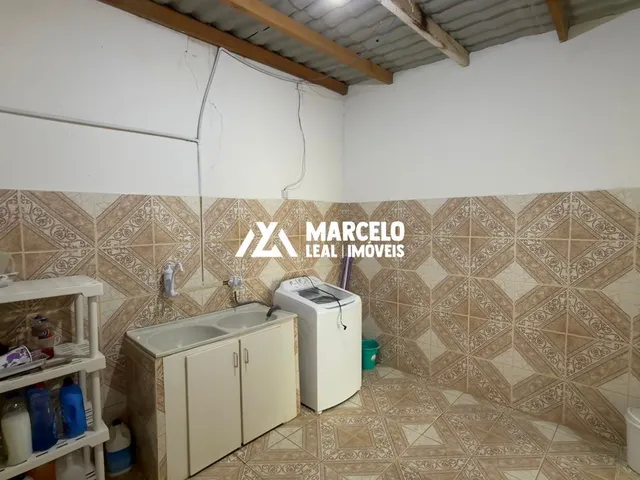 Imagem 11: Vendo Casa bem construída com 2 suítes no Pavimento Superior e sacada em ótima l