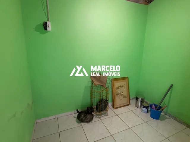Imagem 4: Vendo Casa bem construída com 2 suítes no Pavimento Superior e sacada em ótima l