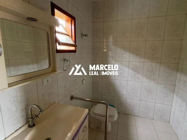Imagem 16: Vendo Casa bem construída com 2 suítes no Pavimento Superior e sacada em ótima l