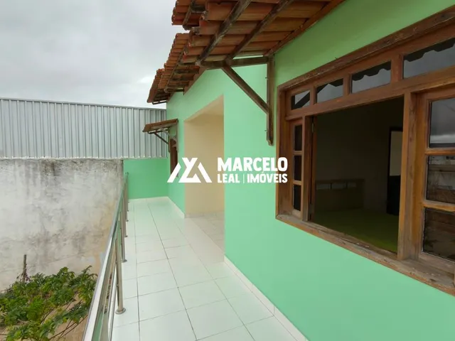 Imagem 9: Vendo Casa bem construída com 2 suítes no Pavimento Superior e sacada em ótima l