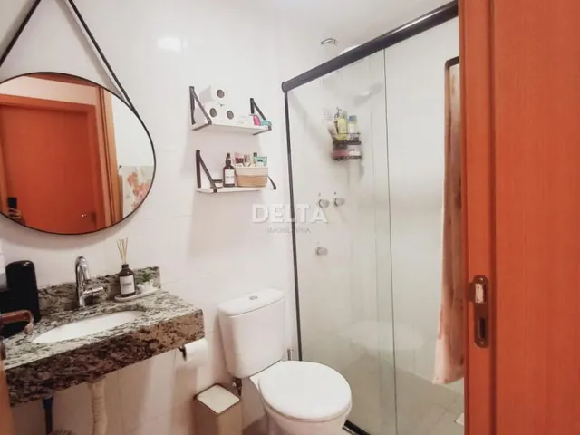 Imagem 6: Apartamento semimobiliado, com 02 dormitórios, sacada com churrasqueira, vaga de garagem