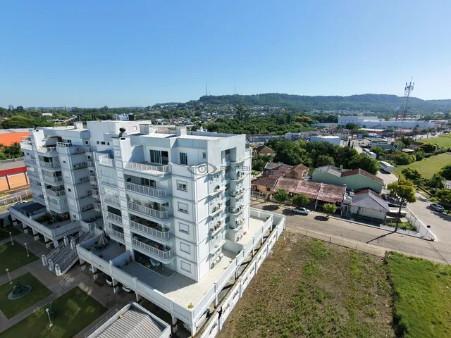 Imagem: O apartamento possui 3 Dormitórios, 1 Suíte, 3 Banheiros,
