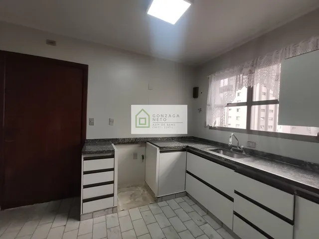 Imagem: O apartamento possui 3 Dormitórios, 1 Suíte, 2 Banheiros,