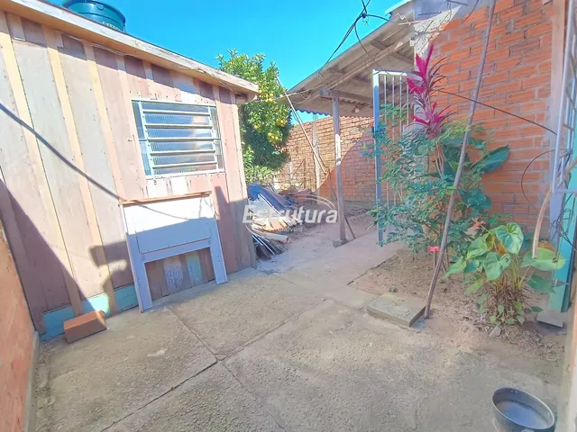 Imagem 5: Casa no Residencial Lopes com Três Dormitórios com Excelente Localização Exclusi