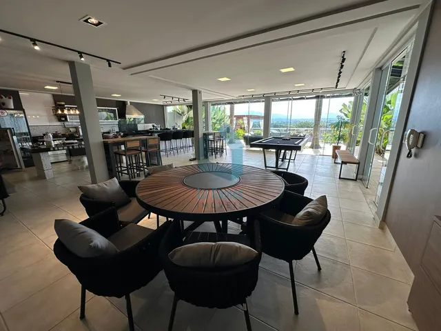 Imagem 7: Casa Alto Padrão de 3 andares à venda no bairro Morada da Colina - Resende/RJ
