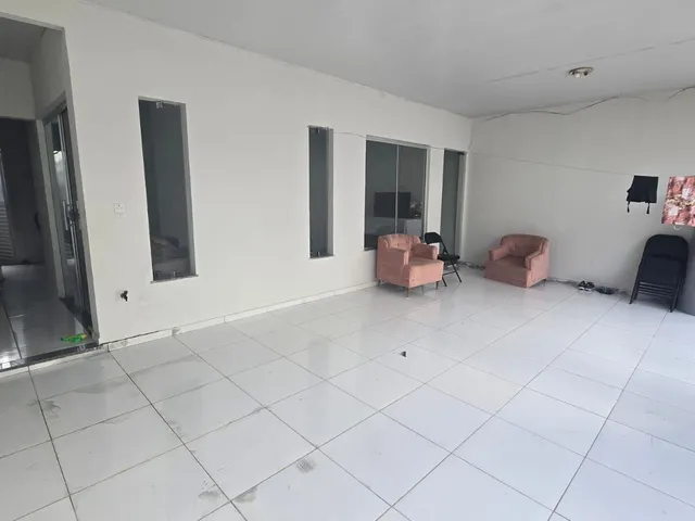 Imagem 13: Casa à Venda na Hélio Gueiros com Jardim de Inverno e Quintal Amplo
